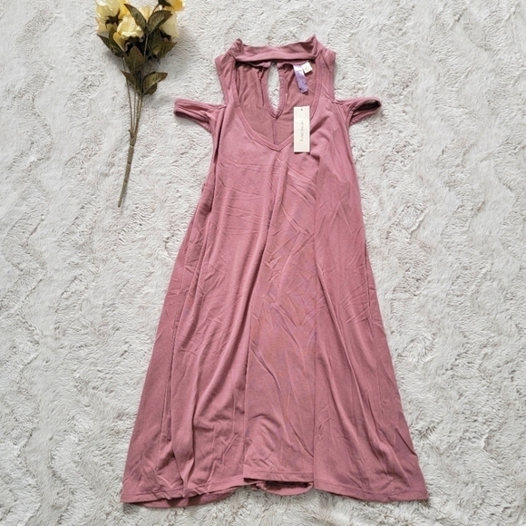 Francescas Alya Cold Shoulder Dusty Pink High Collar Cutout VNeck Dress NWT - Picture 1 of 11